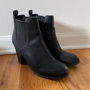 Madden Girl black booties